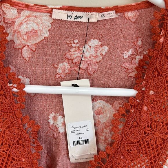 NWT Francesca’s Mi Ami Cropped Blouse - Picture 2 of 6